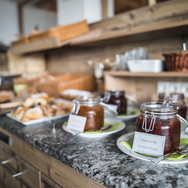 Hausgemachte Marmeladen und Produkte im Burgaunerhof