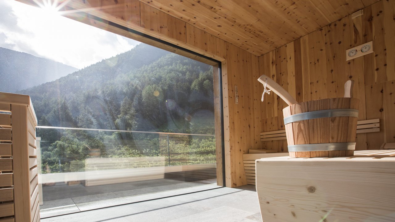 Bio-Kräuter-Sauna mit Aussicht im Vinschgau