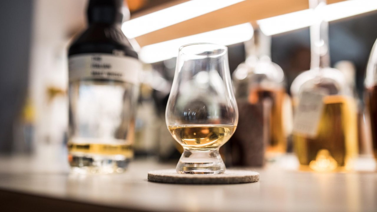 Whisky Verkostung der Destillerie Puni im Vinschgau, direkt im Genusshotel Burgaunerhof Martelltal